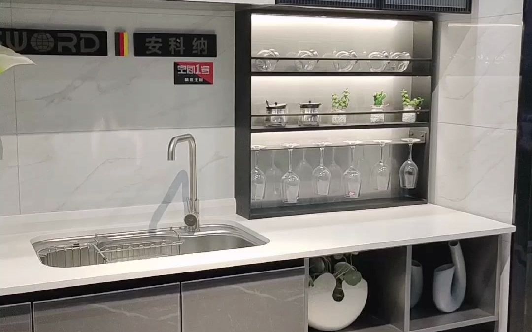 整体不锈钢橱柜厂家斯沃德,专业定制各个不同风格的不锈橱柜!