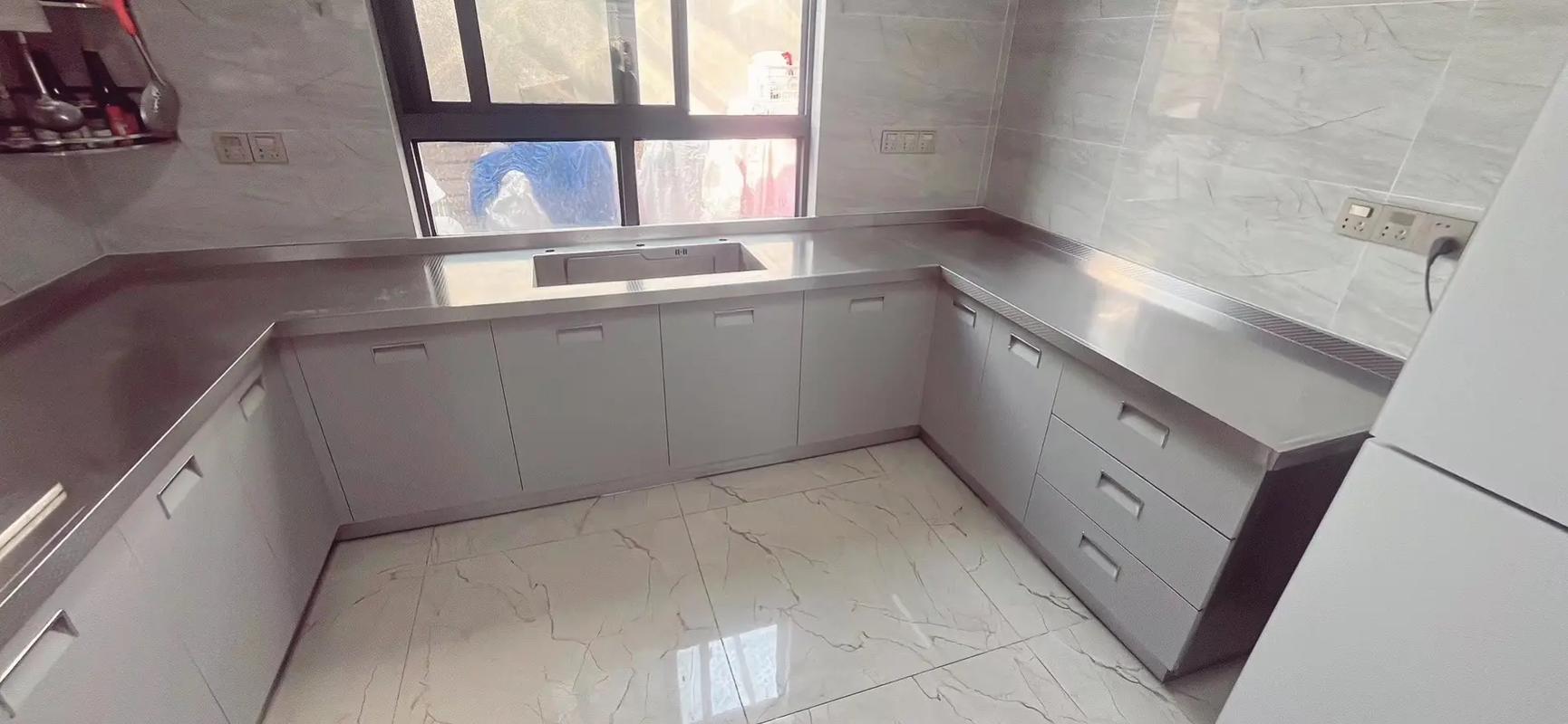 不锈钢橱柜.不锈钢整体橱柜#不锈钢橱柜 #不锈钢水槽台面一体